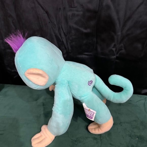 Fingerlings, 14” plush monkey with poseable arms. - Picture 2 of 5
